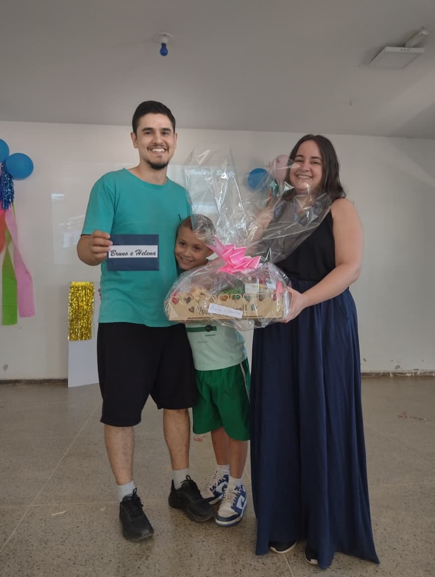 Homenagem aos professores — Bruno, Helena e aluno